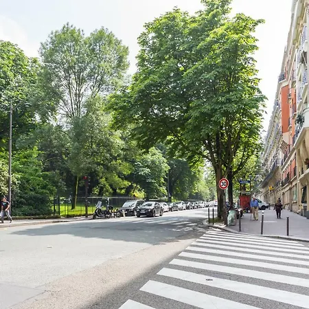 Cmg Buttes Chaumont / Menans * Paris